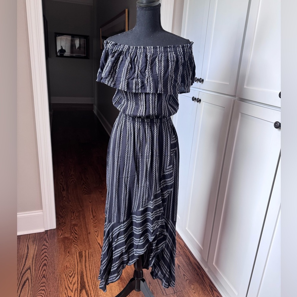 Elan Elegant Ruffled Black/white printed Striped Dress